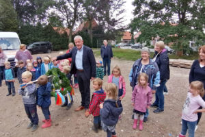 Kinder mit Richtkrone